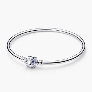 Pandora Moments sterling silver bangle